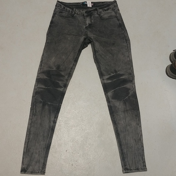 Something Trickie - Picture 1 of 2